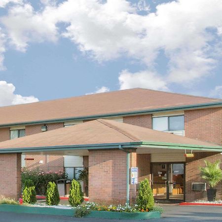 Super 8 By Wyndham Provo Byu Orem Ngoại thất bức ảnh